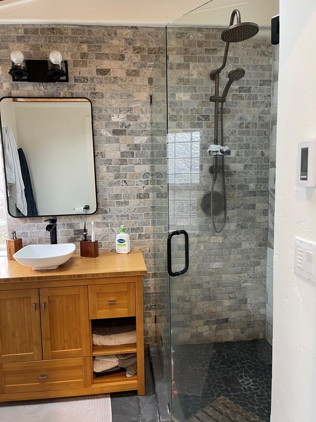 Master Bath - 1252 NW Milwaukee Ave
