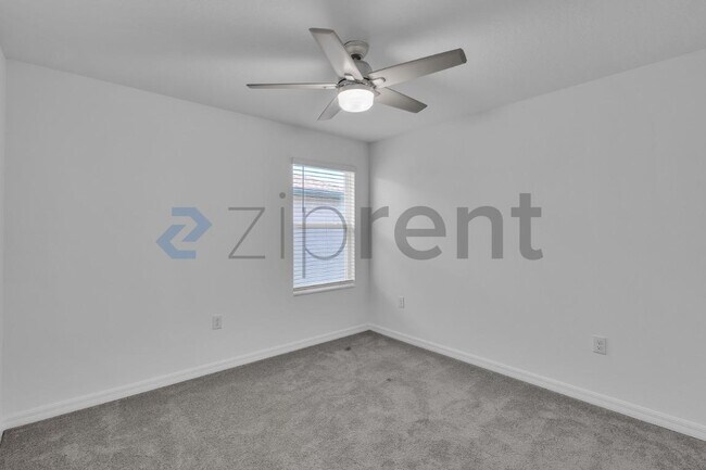 Building Photo - Unit n/a
