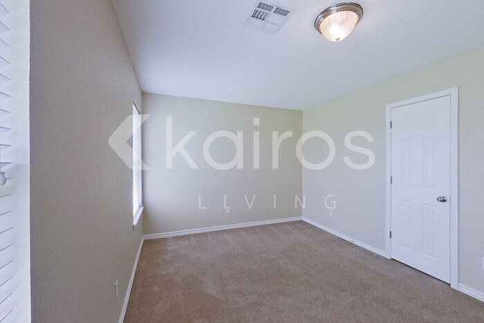 Building Photo - 4209 Snowy Owl Dr