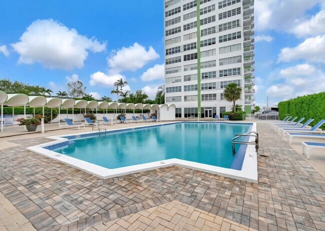 Building Photo - 2100 Sans Souci Blvd