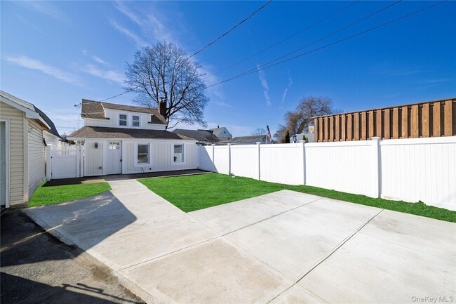 Building Photo - 237 Porterfield Pl