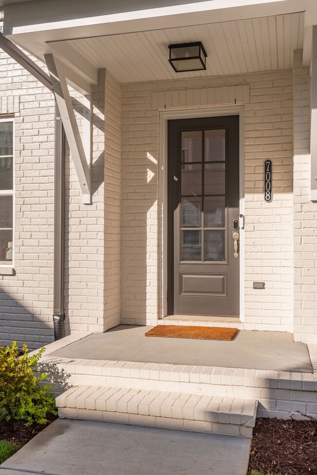 Building Photo - 7008 Westside Cir