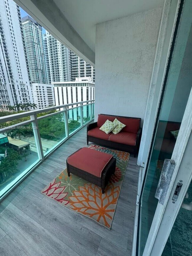 Building Photo - 951 Brickell Ave