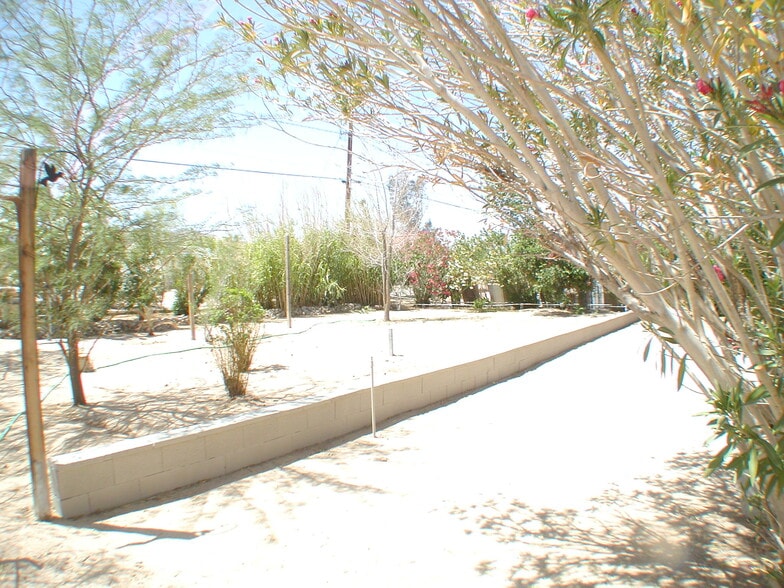 Building Photo - 72461 Sunnyvale Dr