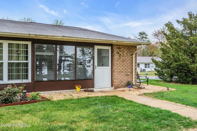 Building Photo - 15 Yorkshire Ct