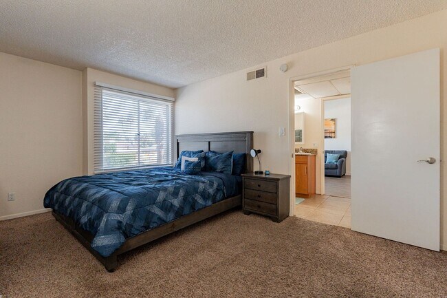 Building Photo - Available until 12/28/25 - Heart of Scottsdale