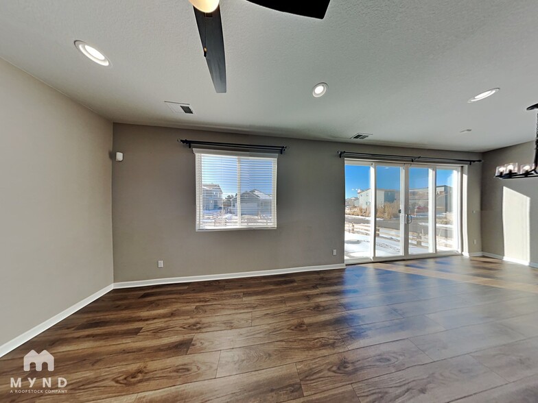 Building Photo - 9993 Truckee St