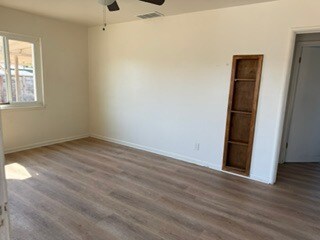 Building Photo - 727 Pleasanton Pl