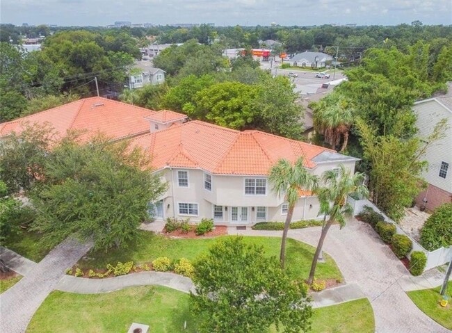 Building Photo - 131 S Arrawana Ave