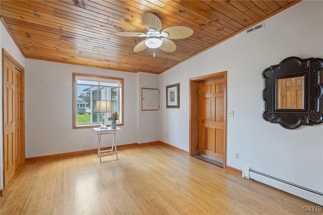 Building Photo - 1131 Marlyn Park Dr