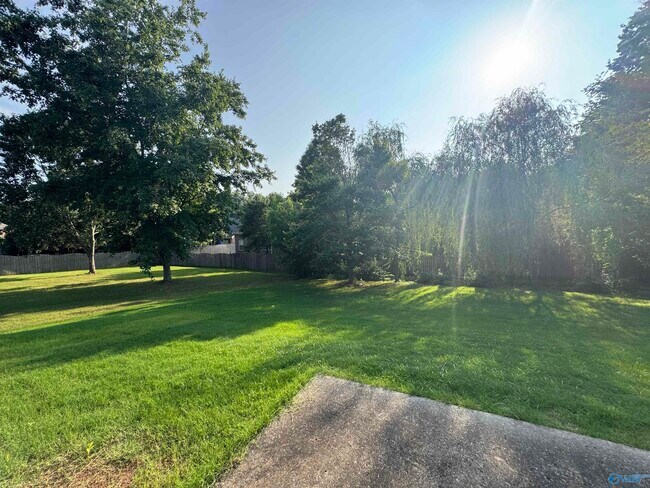 Building Photo - 117 Christy Dr