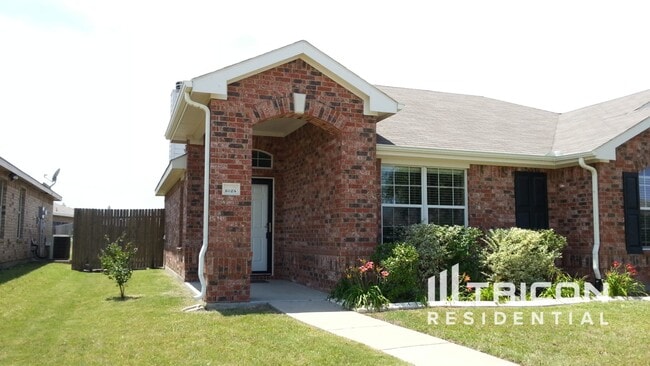 Building Photo - 1625 Ambercrest Dr