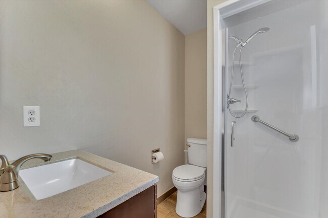 Building Photo - Beautiful, Bright & Move-In Ready Ranch in Desirable West Arvada