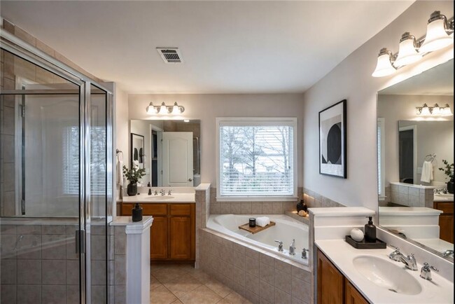 Building Photo - 6008 Manchester Cir