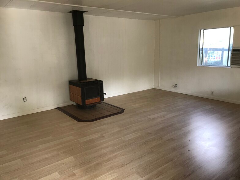 wood stove - 93 Greenbrier Dr