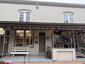 Building Photo - Downtown Milton Apartment