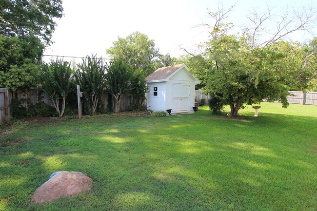 Building Photo - 1766 Colony Rd
