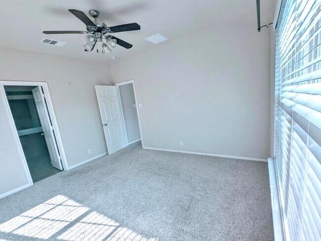 Building Photo - 3101 Davis Ln