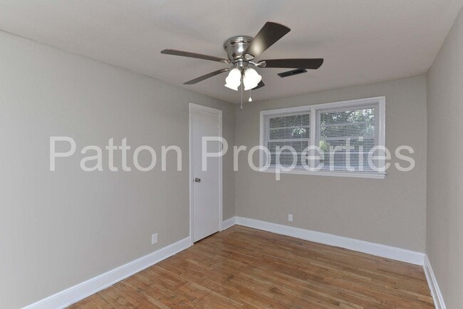 Building Photo - Belmont Home
