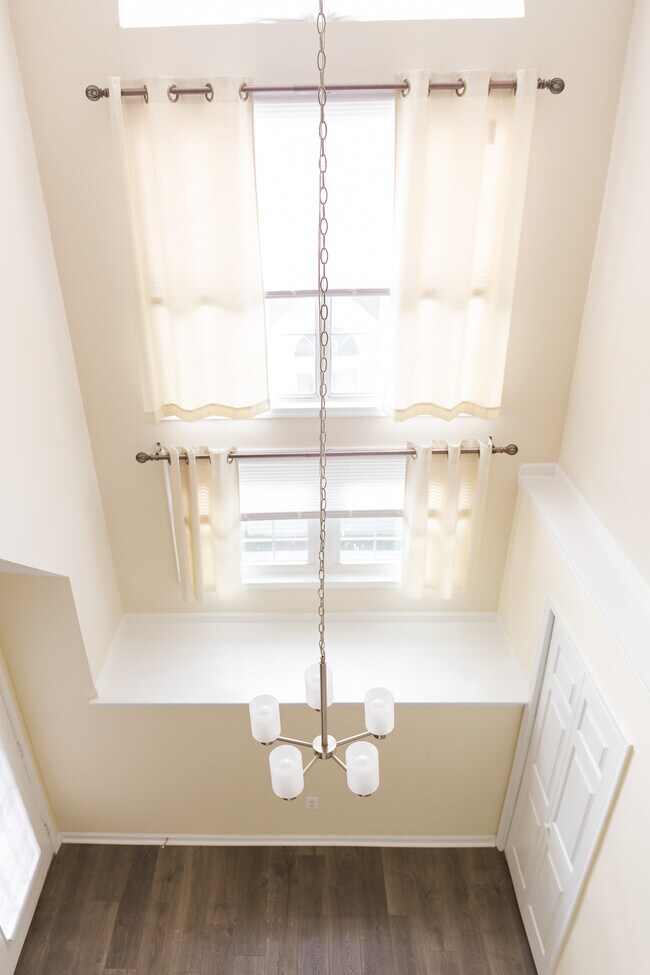 Building Photo - 14049 Vista Drive