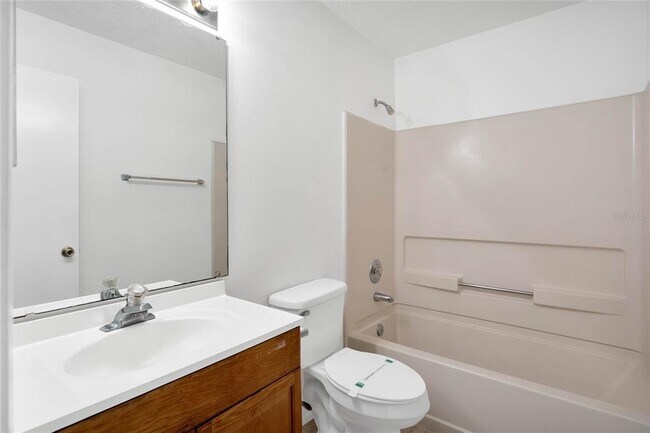 Building Photo - 117 Reserve Cir
