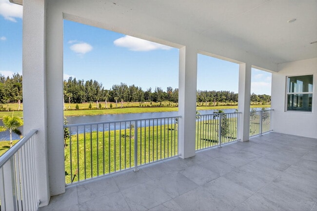 Building Photo - 15120 Wildwood Cir