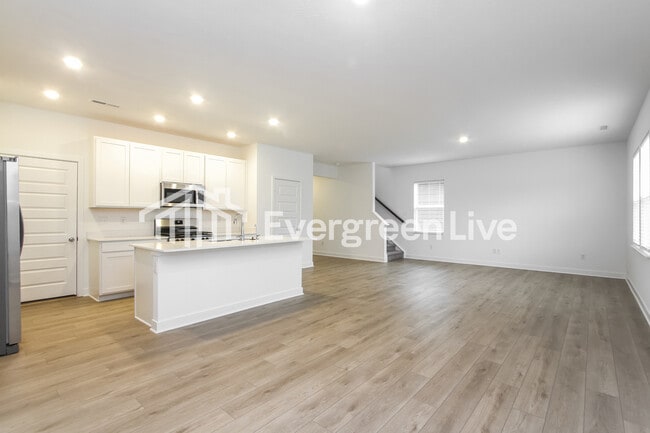 Building Photo - 842 Penrose Pl