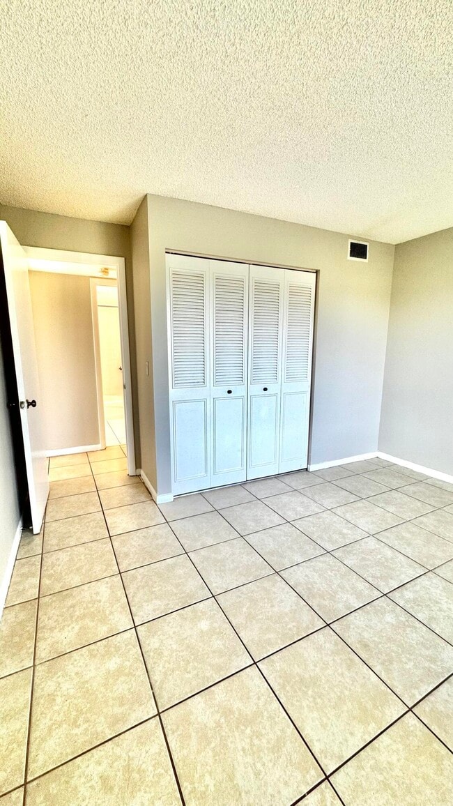 Building Photo - 1007 Green Pine Blvd