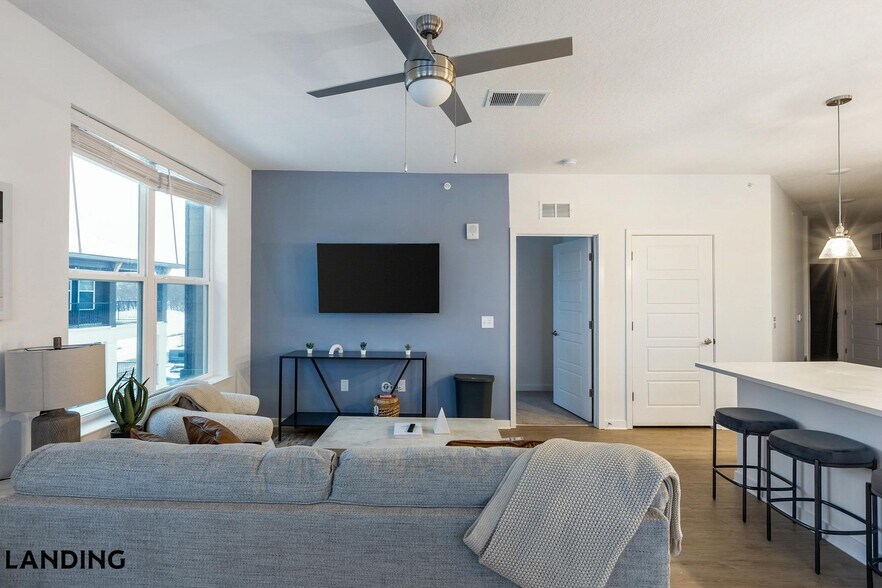 Building Photo - 1181 Manhattan Blvd