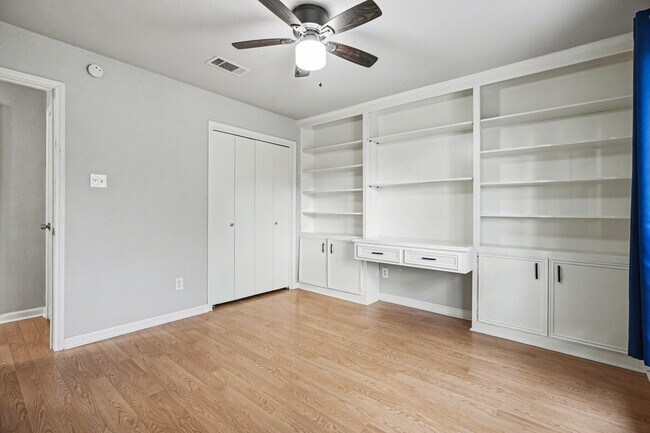 Building Photo - 16607 Neumann Dr