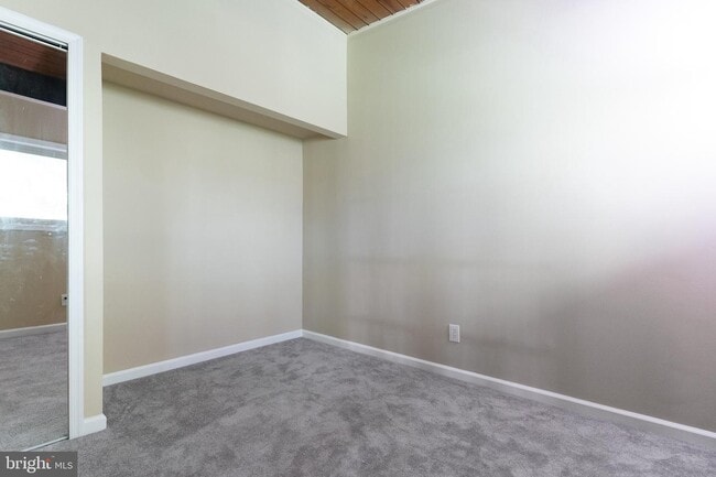 Building Photo - 4381 Americana Dr