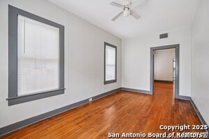 Building Photo - 531 W Gramercy Pl