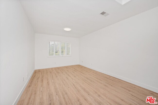 Building Photo - 22601 Dardenne St