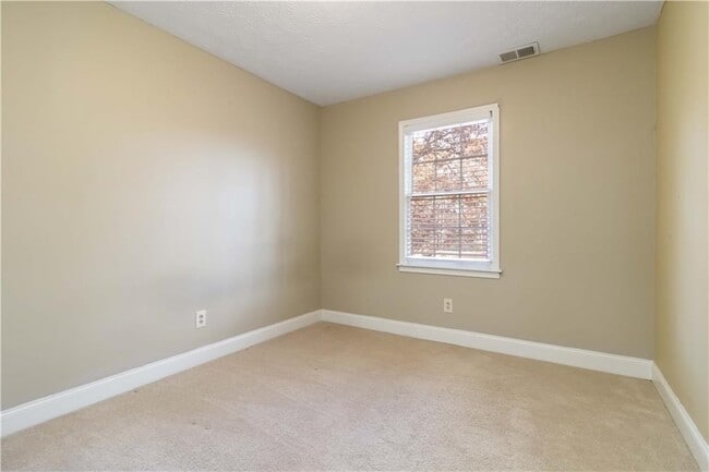 Building Photo - 888 Chartley Dr SW