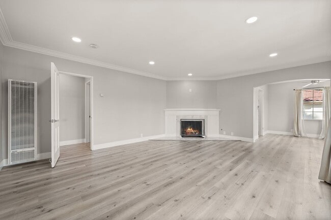 Building Photo - 35-35 Kennebec Ave