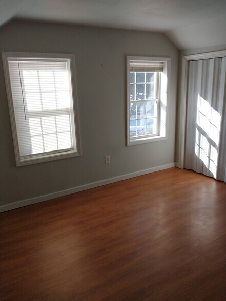 Main bedroom - 4 Schuyler St