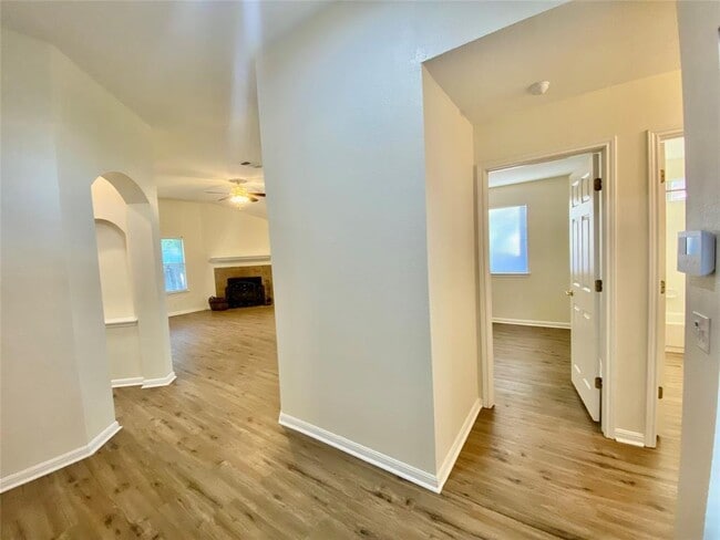 Building Photo - 196 Unity