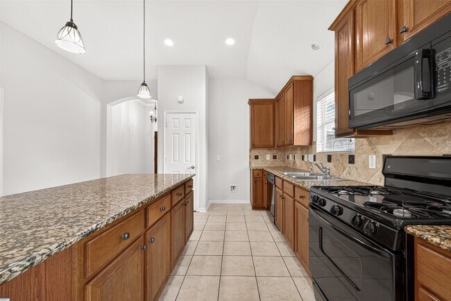 Building Photo - 6030 Wildbriar Ln