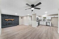 Building Photo - Charming 3-Bedroom Home with Spacious 2160 Sq Ft Layout in Independence, MO!