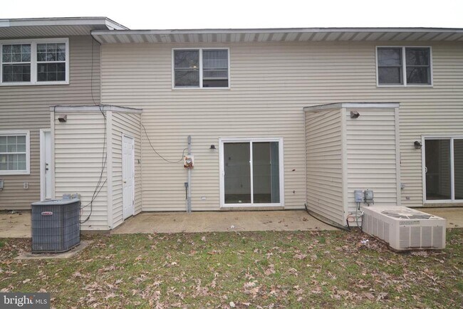 Building Photo - 22093 Spring Valley Dr