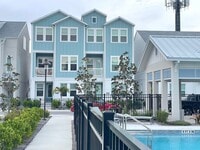 Building Photo - Annual Unfurnished 3 Bedroom, 3.5 Bathroom Townhome adjacent to Downtown Sarasota