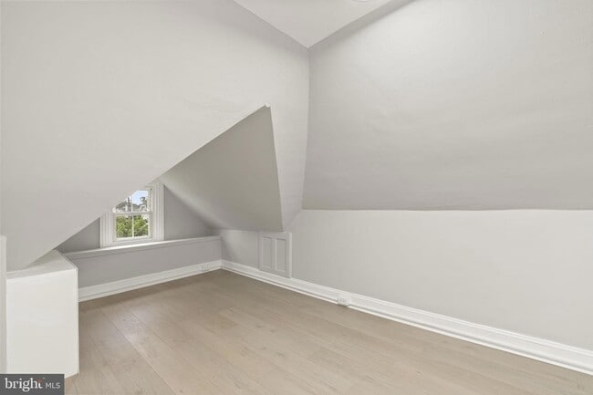 Building Photo - 216 Collingdale Ave