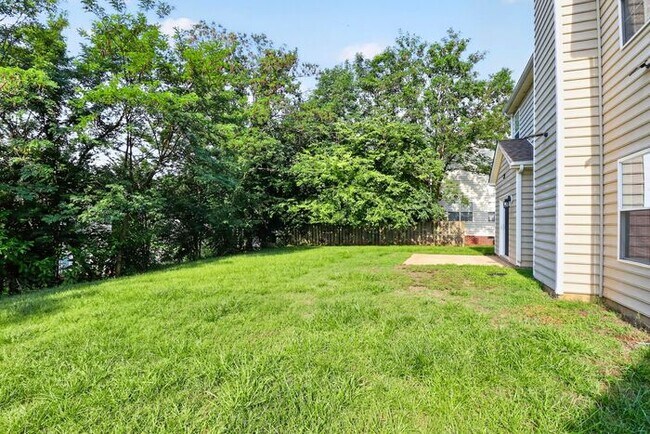 Building Photo - Recently Updated 4BD/2.5BA Home in Melbourne Community of Huntersville!