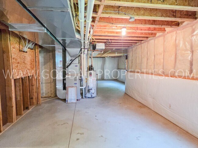 Building Photo - 14405 Clearview Ln