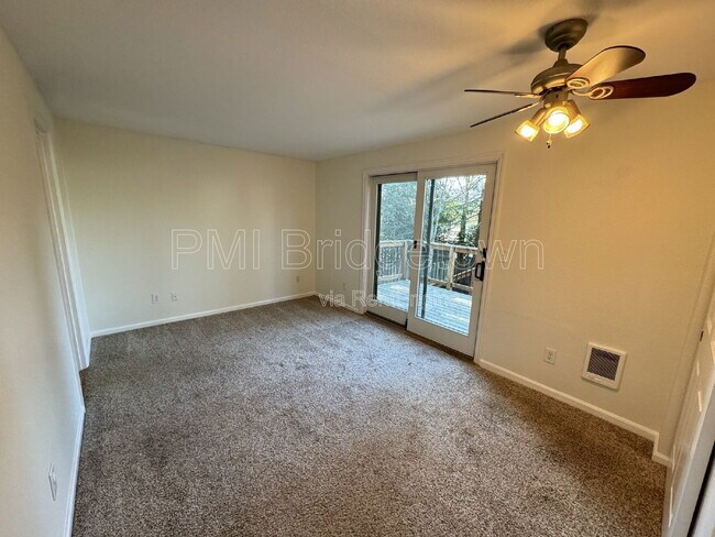 Building Photo - 7315 SW 53rd Ave