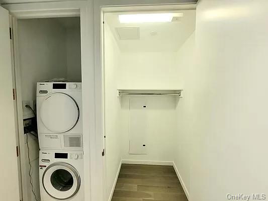 Building Photo - 445 Albee Square W