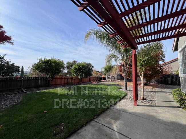 Building Photo - 3213 Hilton Head Dr