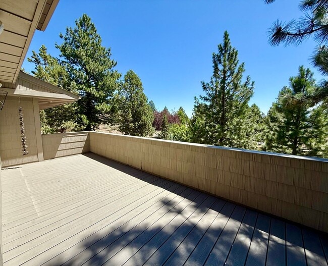 Building Photo - 4 Bedroom Home in Awbrey Butte Neighborhood – Unfurnished, Short Lease