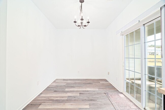 Building Photo - Live the Sumter-style Life in Summerville!