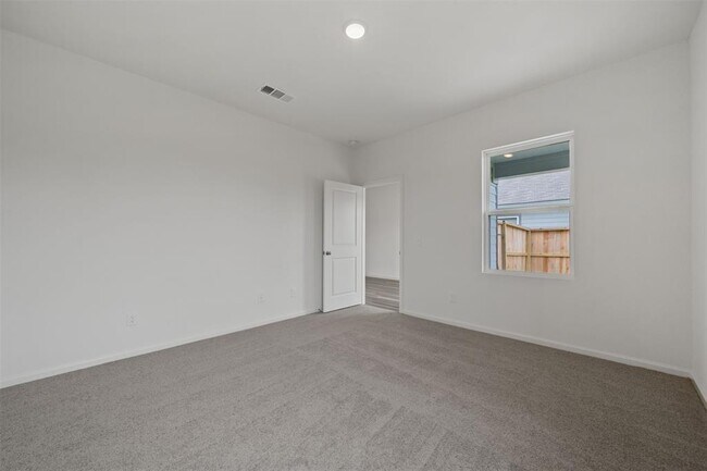 Building Photo - 31318 Williams Lndg St